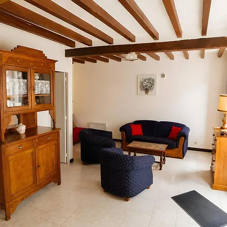 La Maison Des Filles
